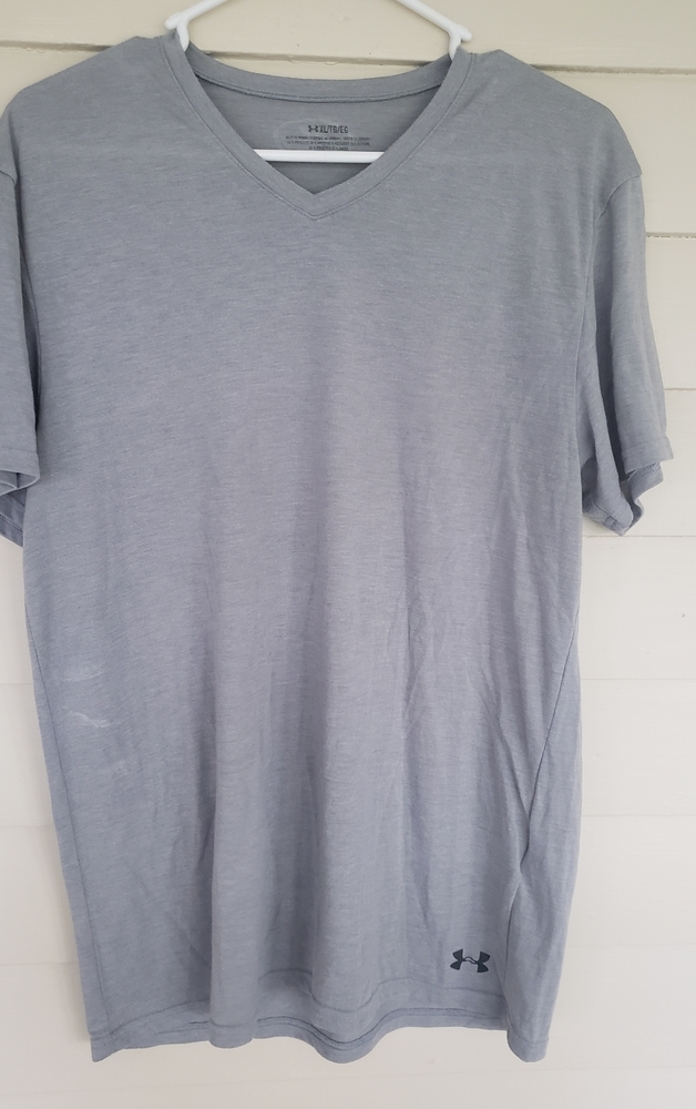 Under Armour gray v neck shirt xl